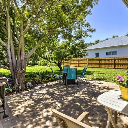 New Smyrna Beach Abode With Fire Pit, Walk To Beach! Екстер'єр фото